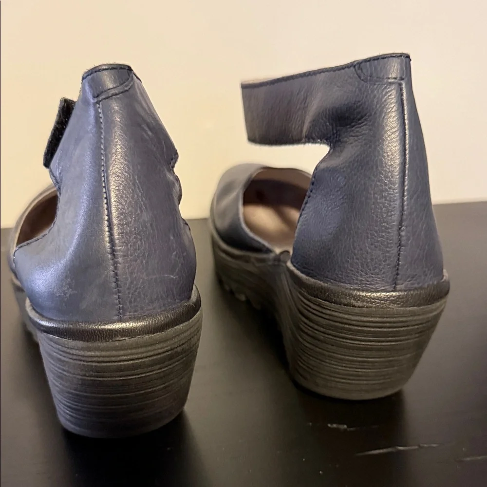 Fly London Navy Leather Ankle-Strap Wedge Sandals size 38 7-7.5US - Picture 10 of 11